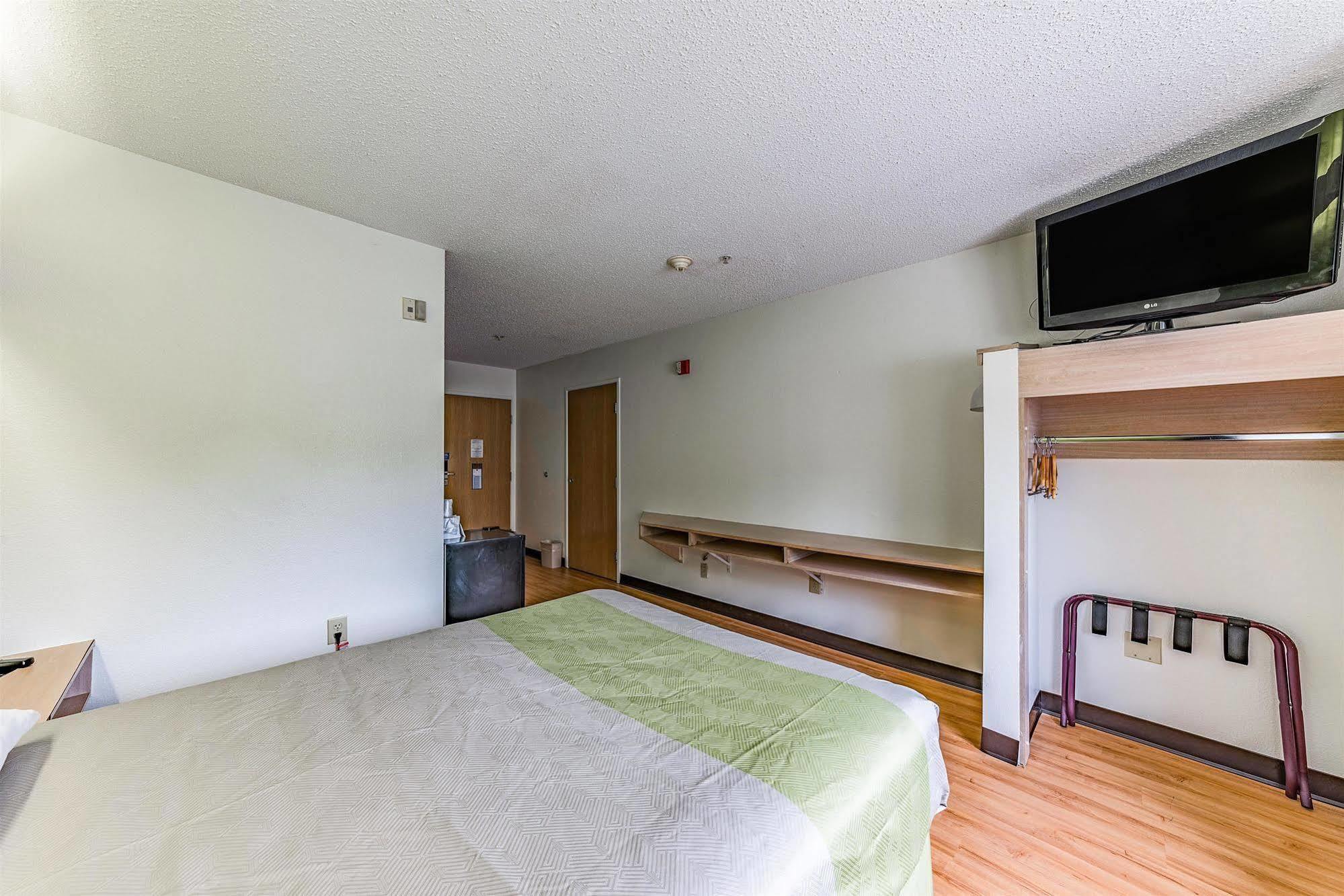 Motel 6-Charlotte, Nc - University Exterior photo